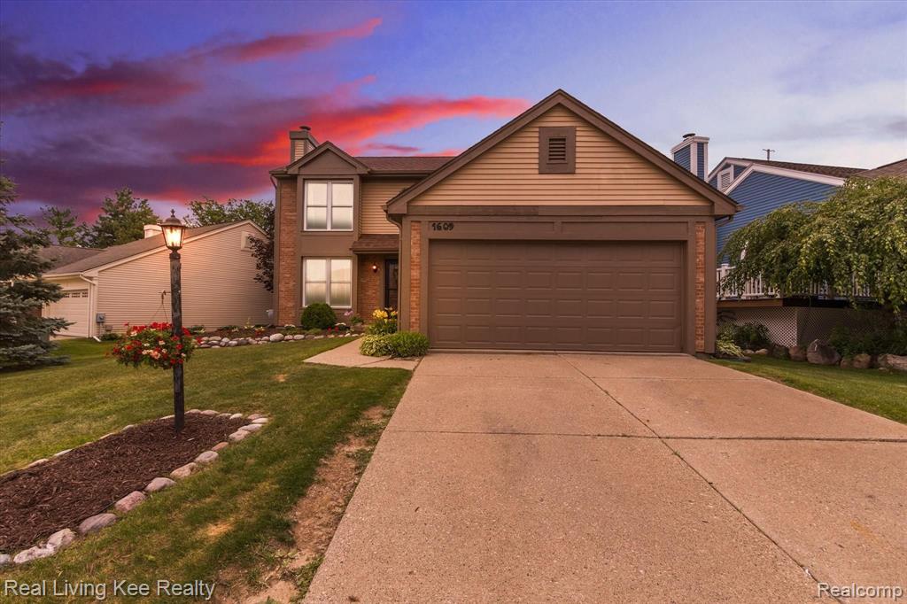 1609 Stonecrest Drive Rochester Hills, MI 48307 - Photo 2 of 39