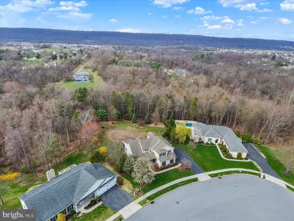 $615,000 | 1720 Sawyer Lane, Mechanicsburg, PA 17050