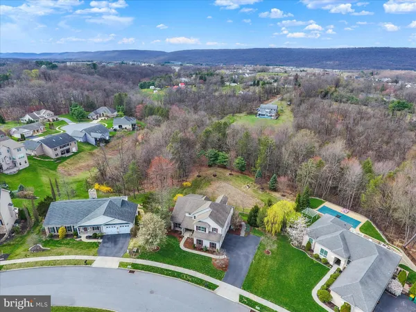 $615,000 | 1720 Sawyer Lane, Mechanicsburg, PA 17050