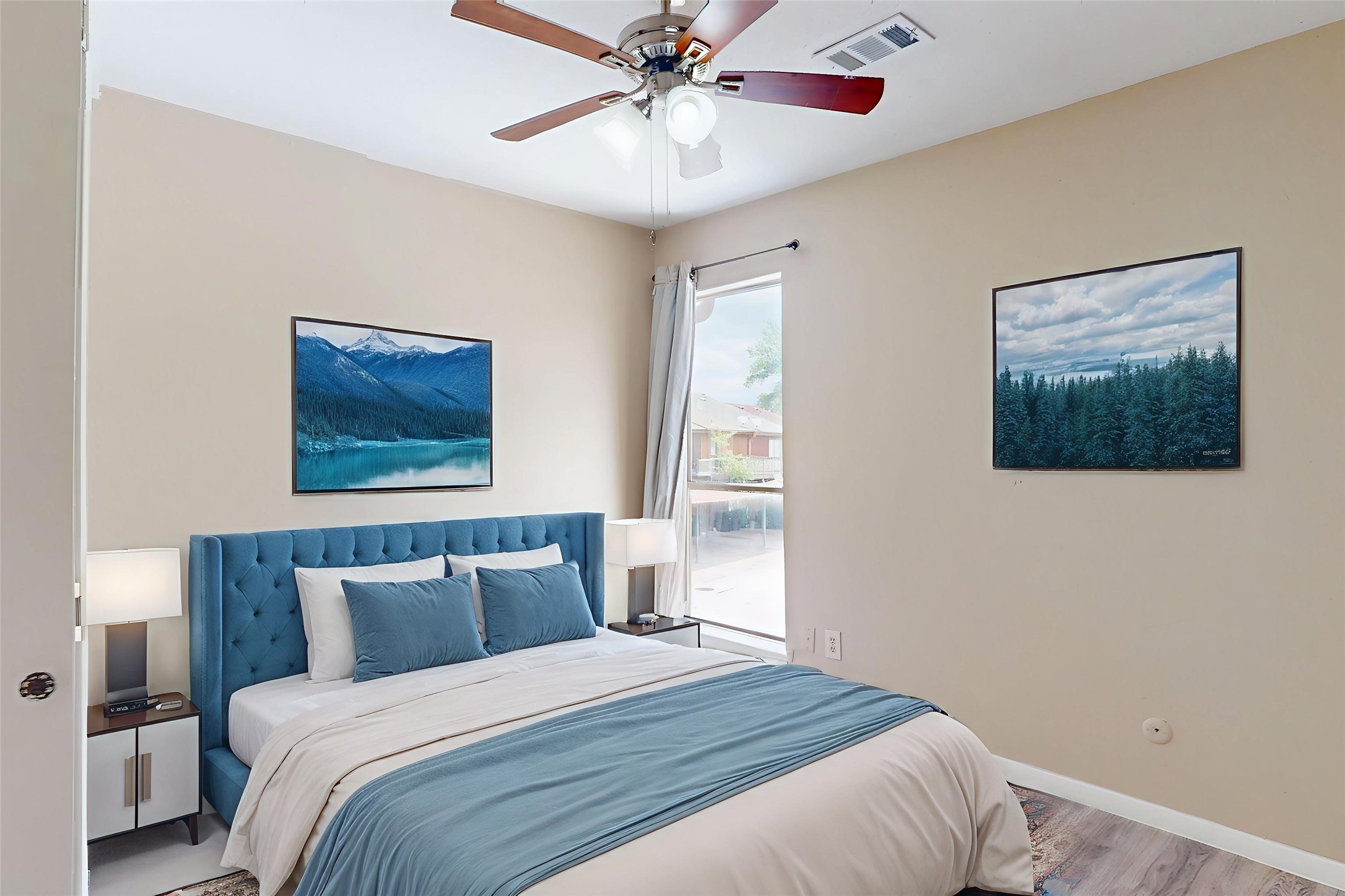 7840 Bateman Lane Houston, TX 77088 - Photo 9 of 25 a bedroom with bed and window