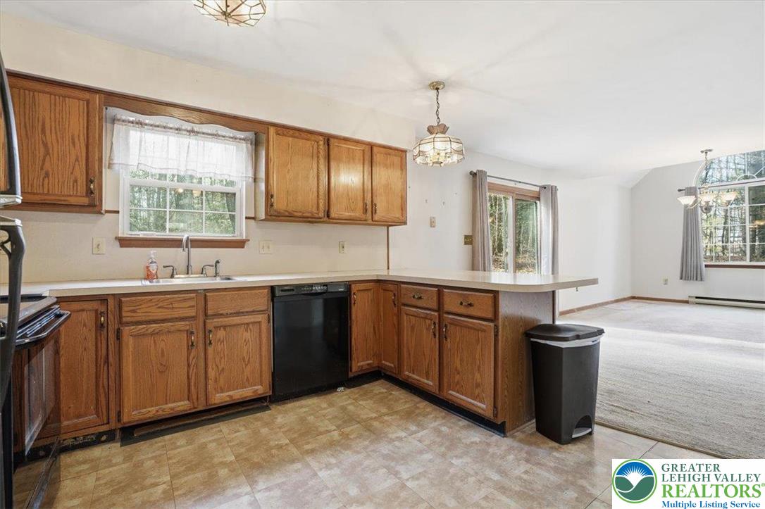 2144 Hill Road Effort, PA 18330 - Photo 24 of 78