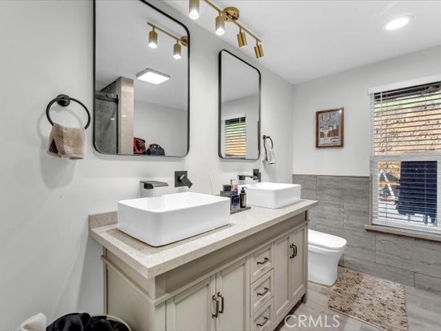 14091 Highview Trail Redding, CA 96003 - Photo 19 of 61 a bathroom with a sink and a toilet