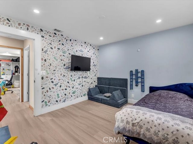 14091 Highview Trail Redding, CA 96003 - Photo 24 of 61 a living room with furniture and a flat screen tv