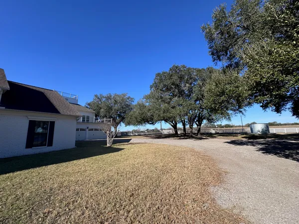 $5,500 | 5008 East Blaschke Road, Schulenburg, TX 78956