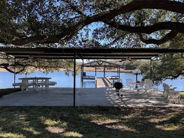 $5,500 | 5008 East Blaschke Road, Schulenburg, TX 78956