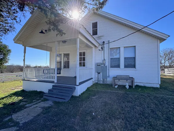$5,500 | 5008 East Blaschke Road, Schulenburg, TX 78956