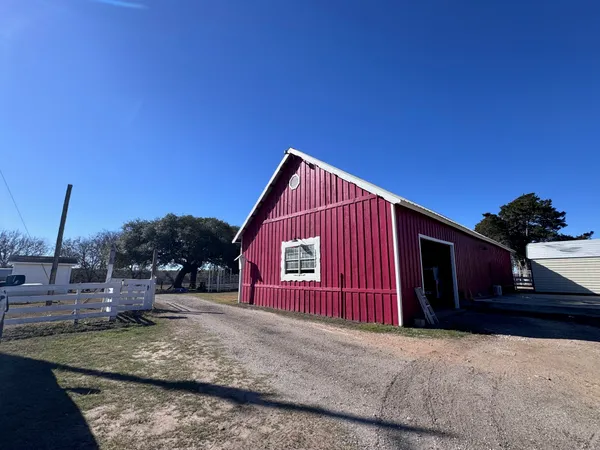$5,500 | 5008 East Blaschke Road, Schulenburg, TX 78956