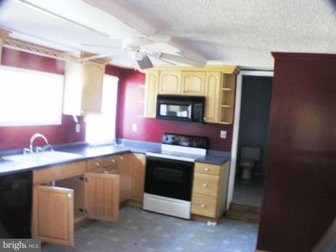 3979 Kabletown Road Charles Town, WV 25414 - Photo 4 of 10 Kitchen