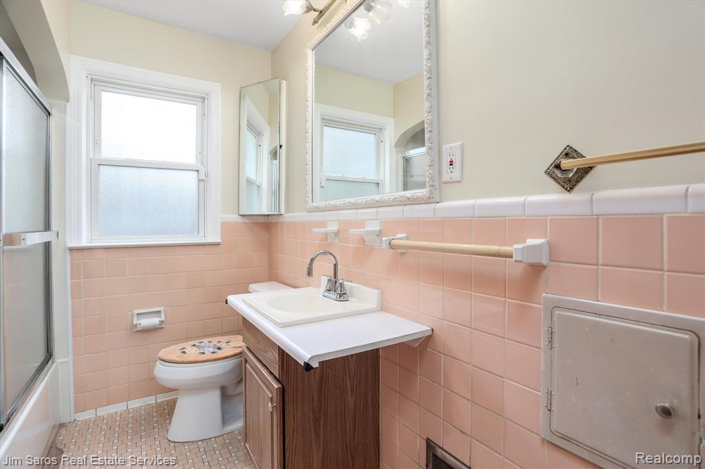 1445 Cadieux Road Grosse Pointe Park, MI 48230 - Photo 7 of 14