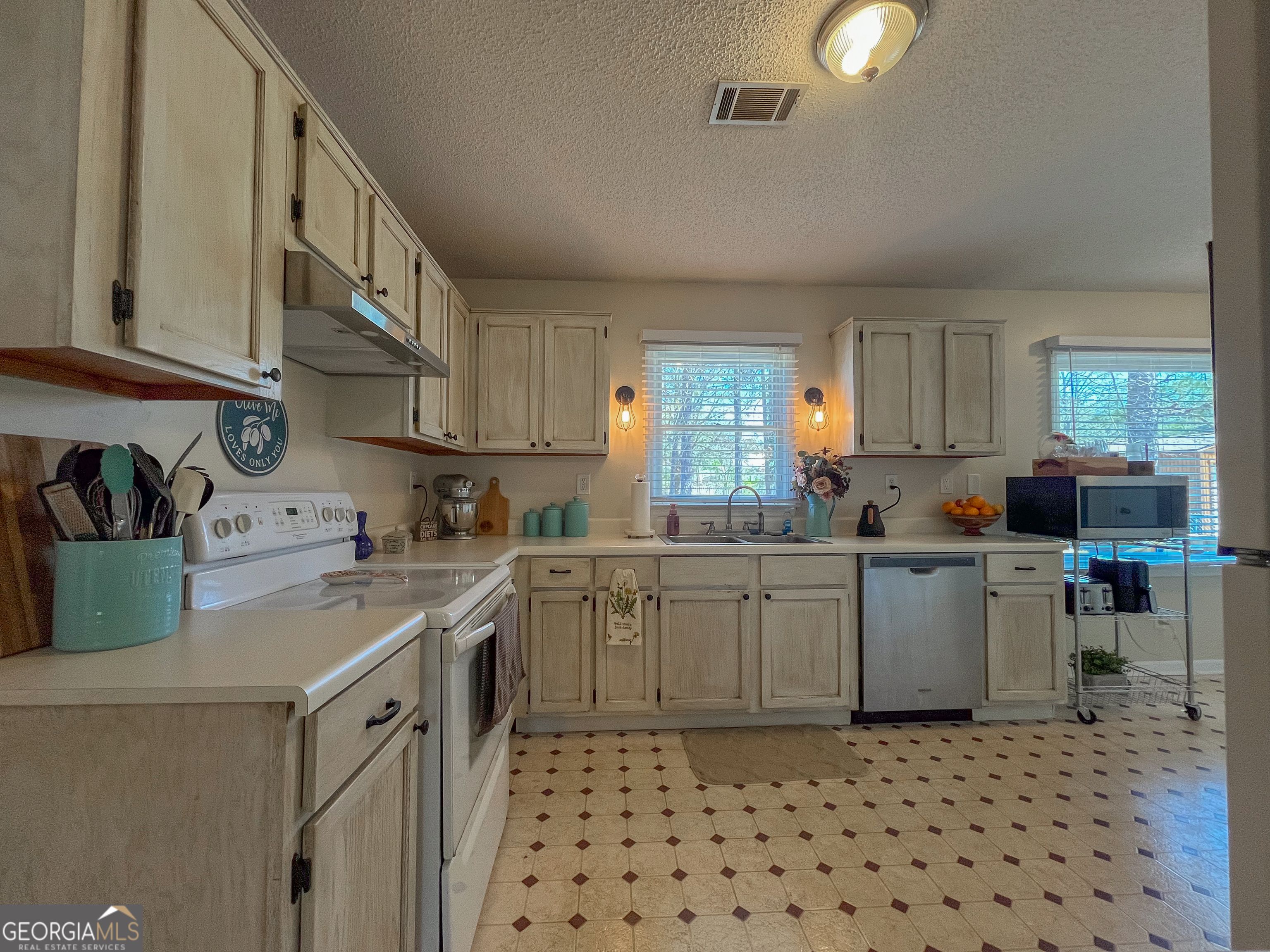 100 Hummingbird Drive Dublin, GA 31021 - Photo 14 of 41