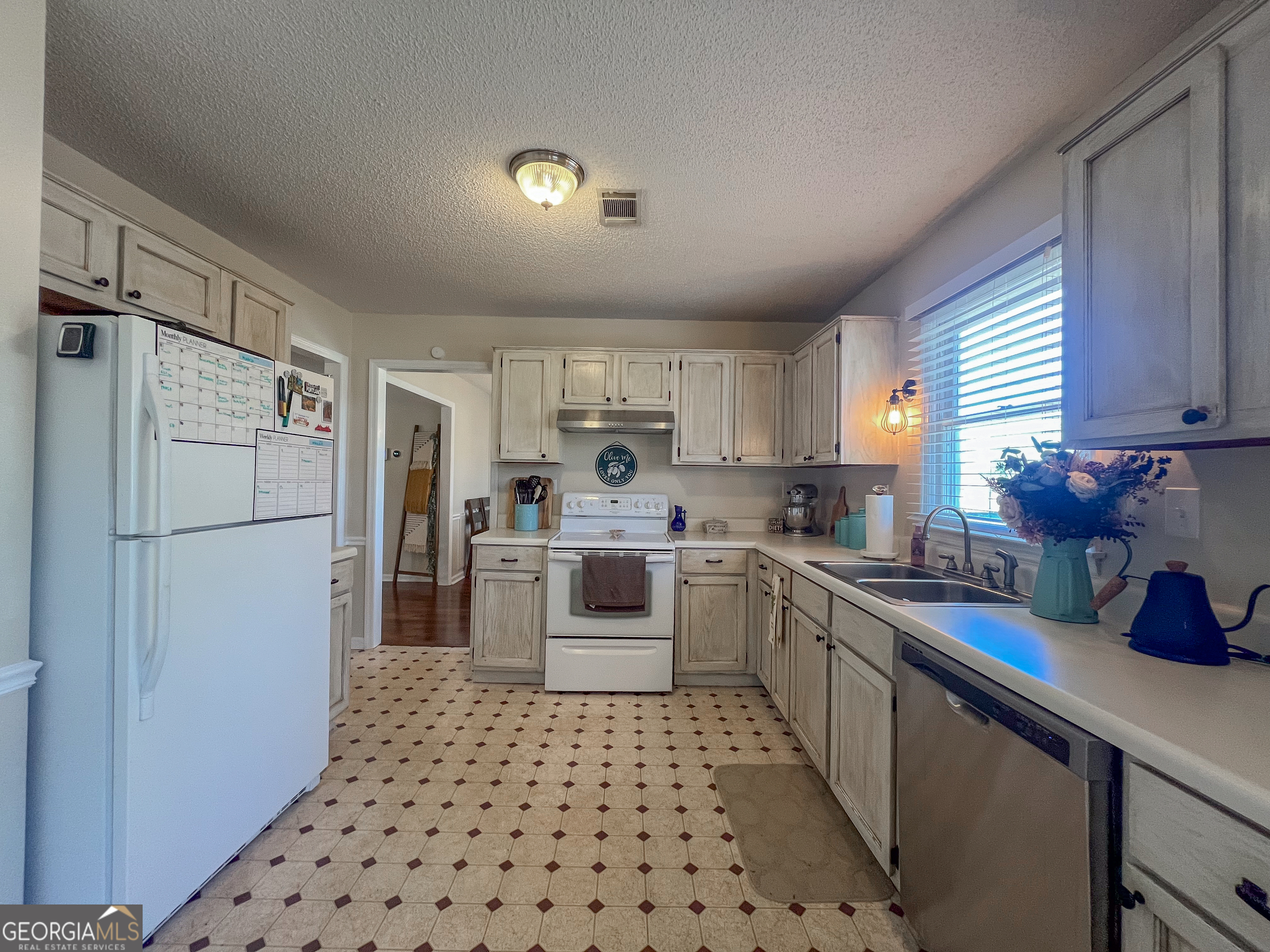 100 Hummingbird Drive Dublin, GA 31021 - Photo 17 of 41