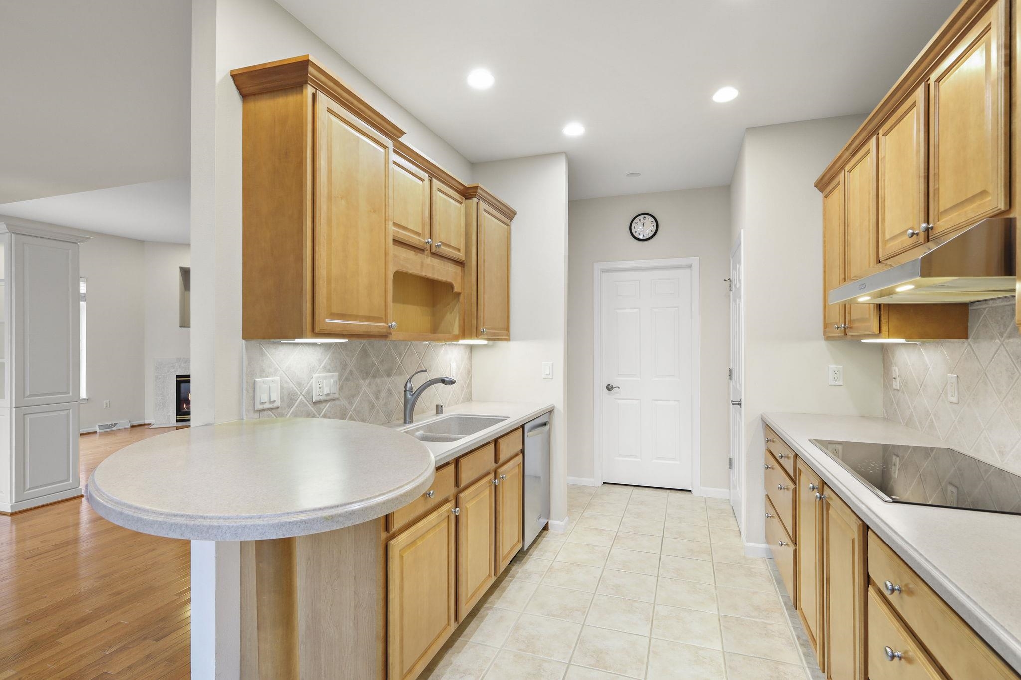 3216 Conservancy Lane Middleton, WI 53562 - Photo 12 of 47