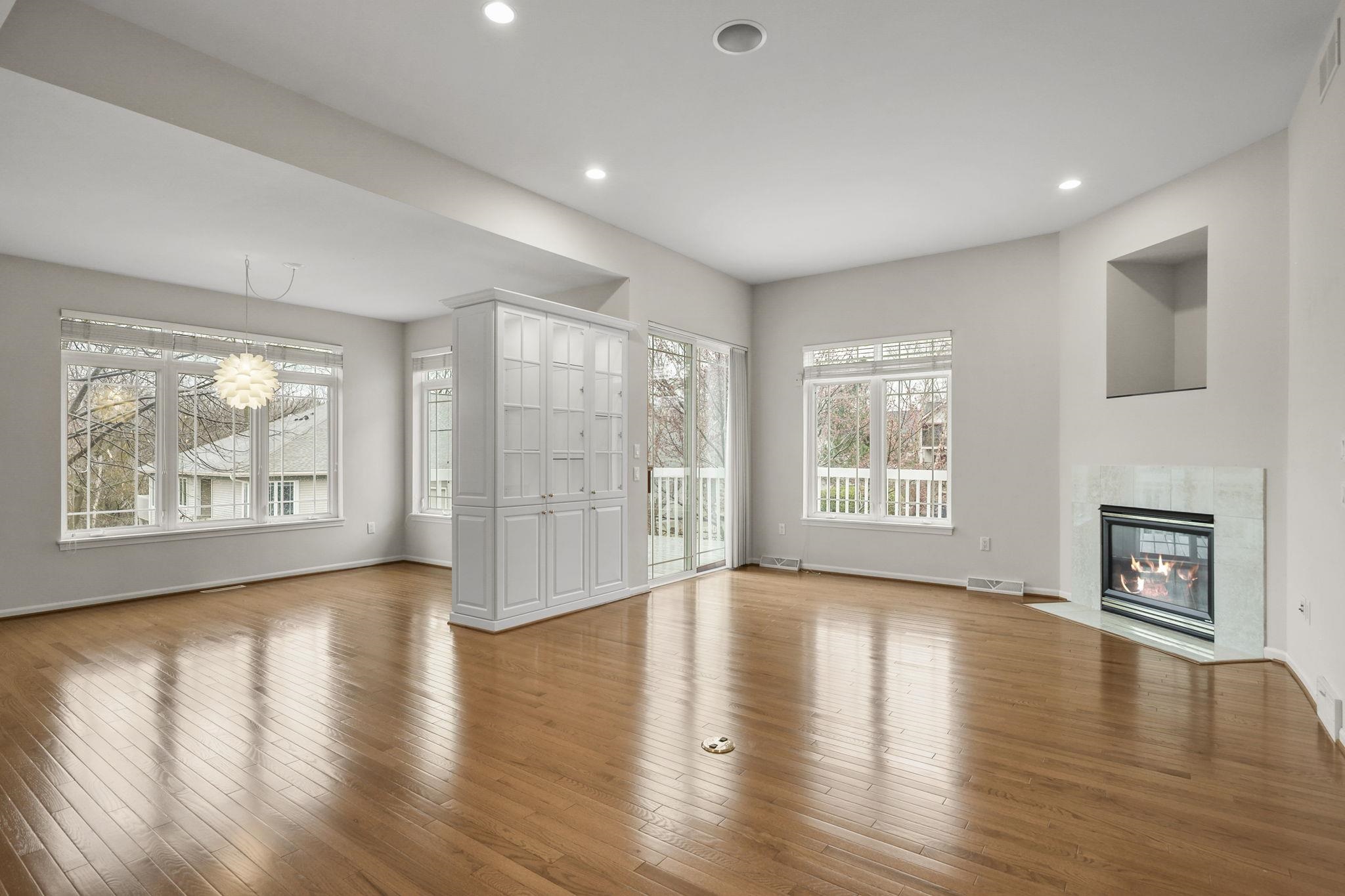 3216 Conservancy Lane Middleton, WI 53562 - Photo 5 of 47