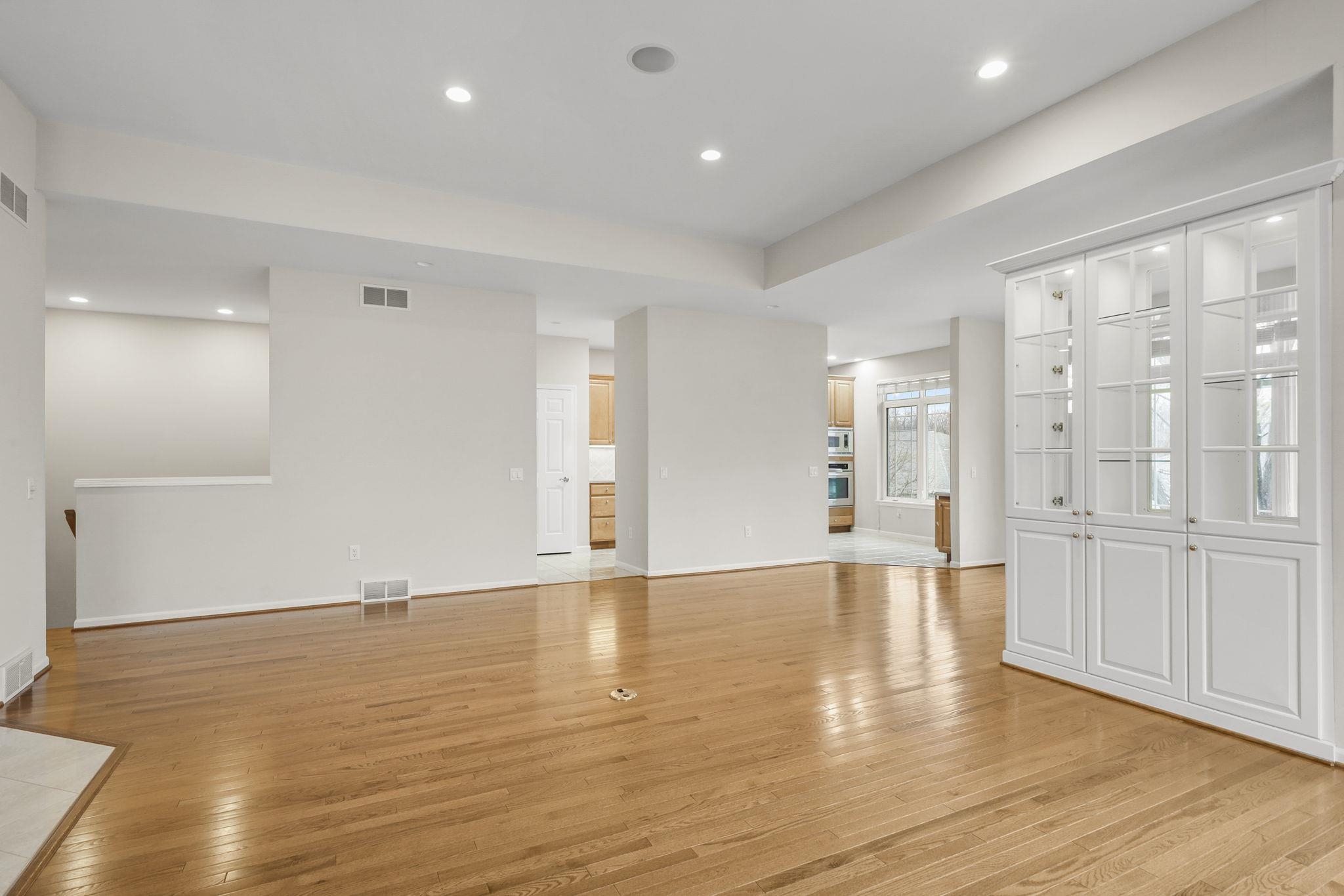 3216 Conservancy Lane Middleton, WI 53562 - Photo 7 of 47