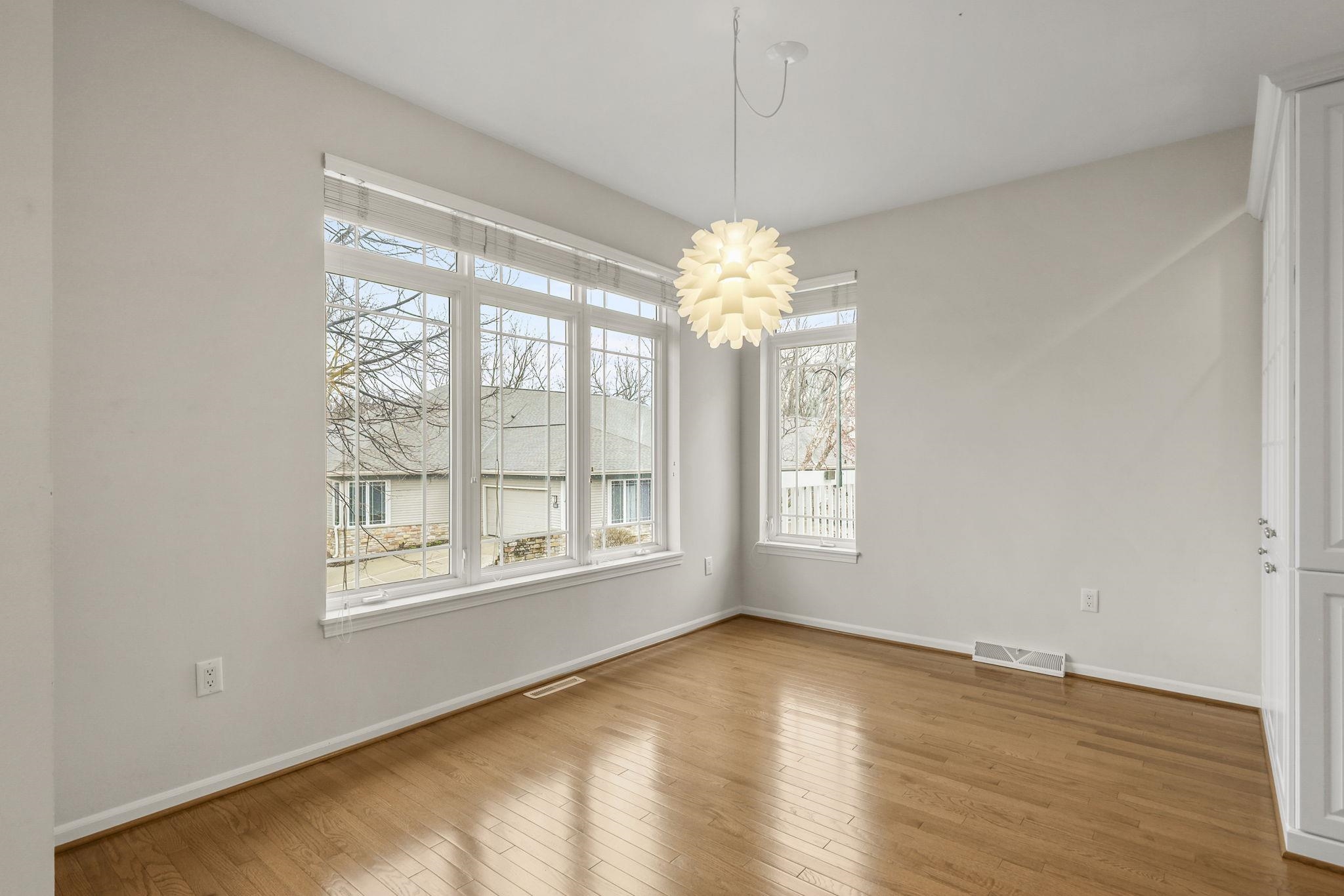 3216 Conservancy Lane Middleton, WI 53562 - Photo 9 of 47