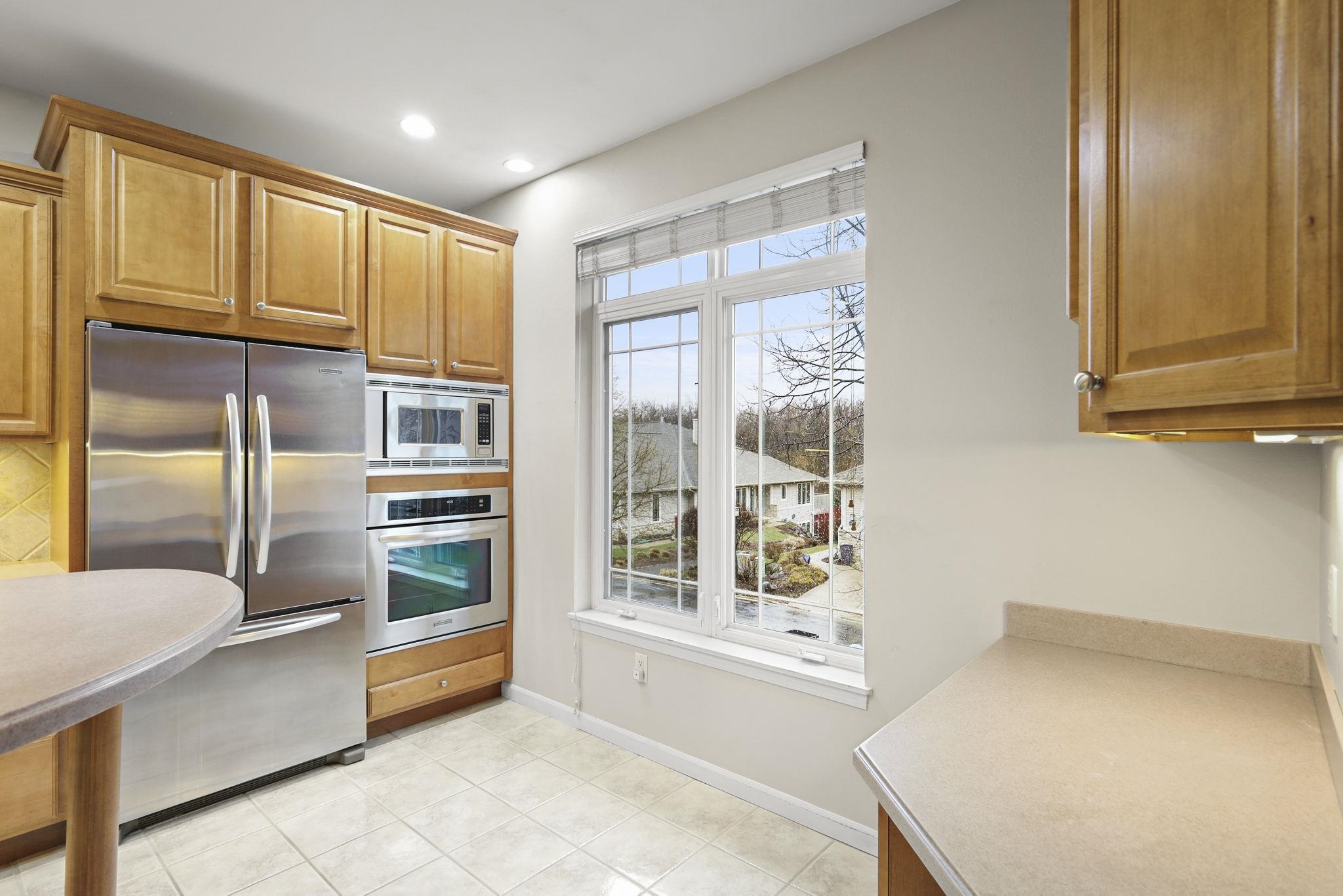 3216 Conservancy Lane Middleton, WI 53562 - Photo 10 of 47