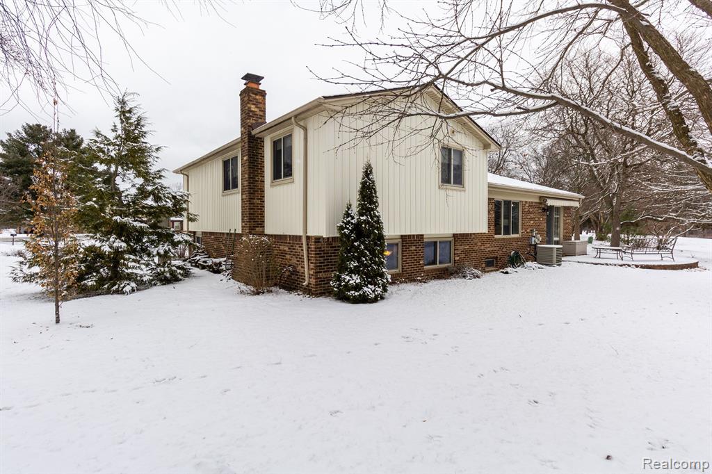 573 Lockmoore Court Rochester Hills, MI 48307 - Photo 42 of 59