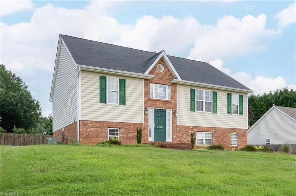 5415 Bridgegate Drive Winston-Salem, NC 27106 - Photo 2 of 41