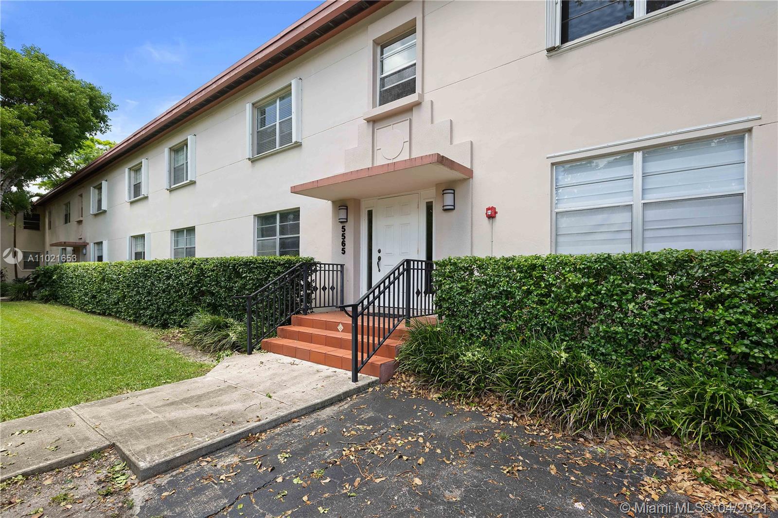5565 Southwest 80th Street, Unit 112D Miami, FL 33143 - Photo 2 of 27