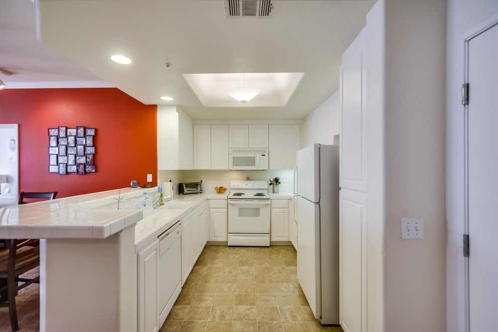 9237 Regents Road, Unit K326 La Jolla, CA 92037 - Photo 5 of 25