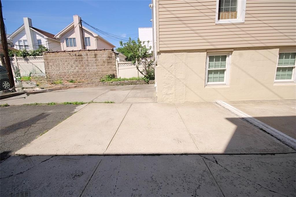 1075 Bay Ridge Parkway Brooklyn, NY 11228 - Photo 29 of 31
