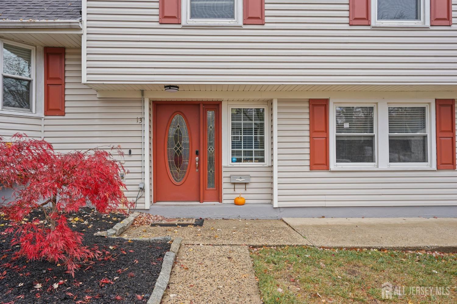 13 Smalley Road Edison, NJ 08817 - Photo 4 of 31 Gallery Image 4