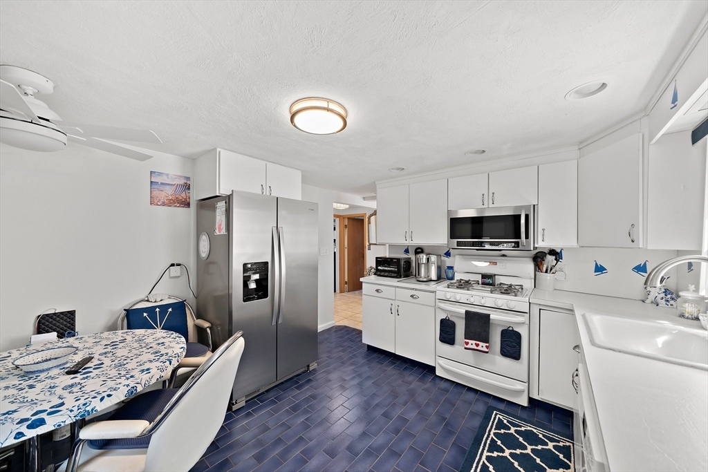 16 F Street Hull, MA 02045 - Photo 6 of 35