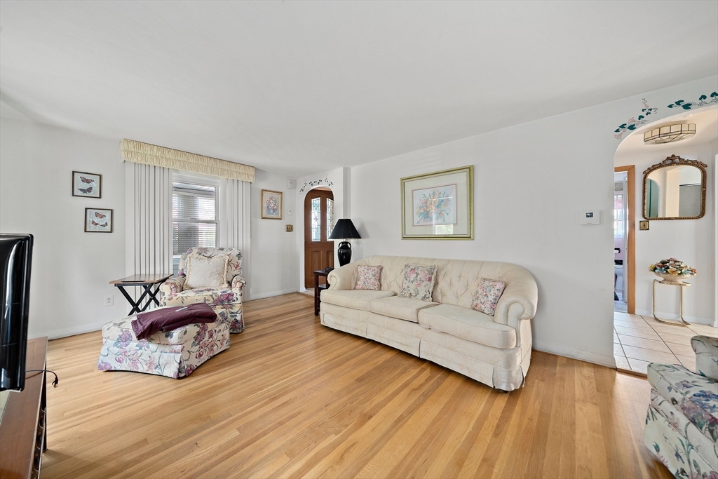 16 F Street Hull, MA 02045 - Photo 9 of 35