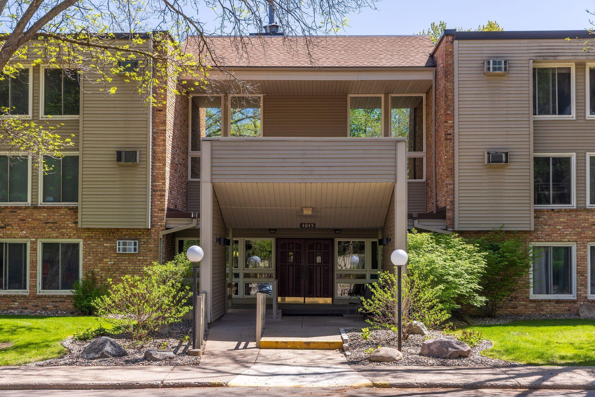 4045 Hodgson Road, Unit 120 Shoreview, MN 55126 - Photo 4 of 41 Gallery Image 4