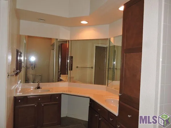 $1,600 | 6765 Corporate Boulevard, Unit 6205, Baton Rouge, LA 70809