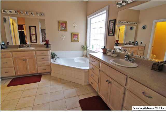 217 20th Street Oneonta, AL 35121 - Photo 8 of 14