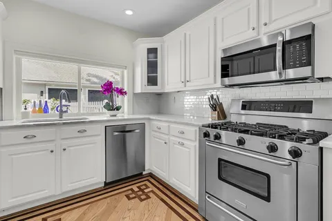 $1,395,000 | 2142 Golfview Drive, Charleston, SC 29412