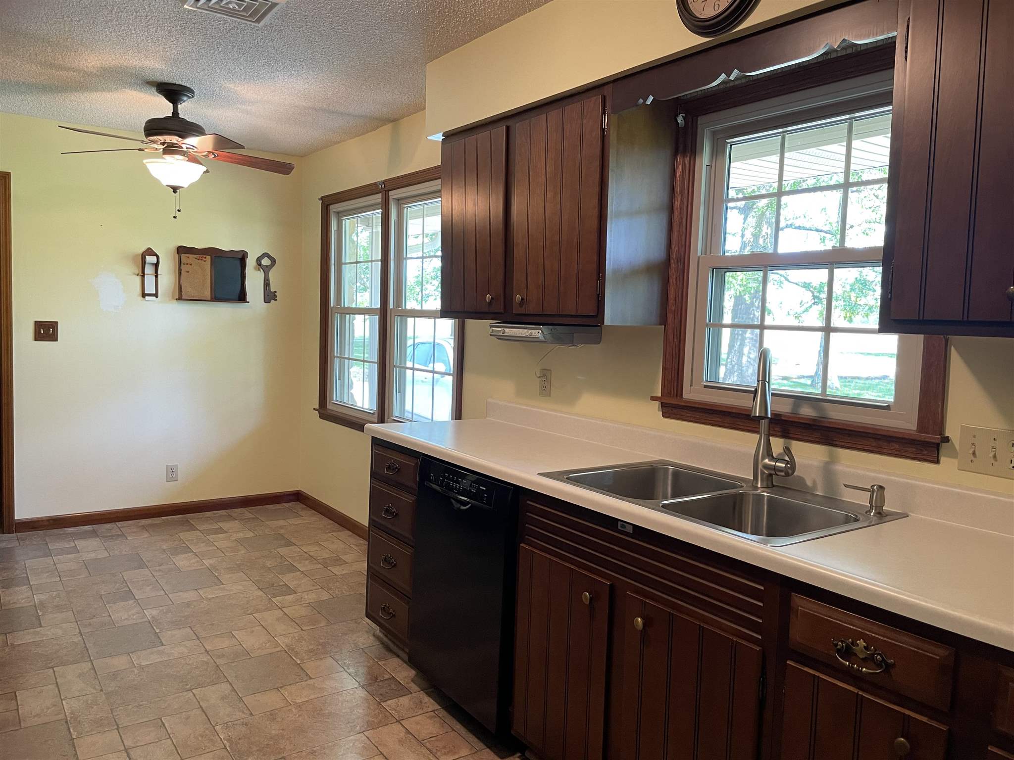 11799 Nobles Chapel Road Elberfeld, IN 47613 - Photo 6 of 26 Gallery Image 6