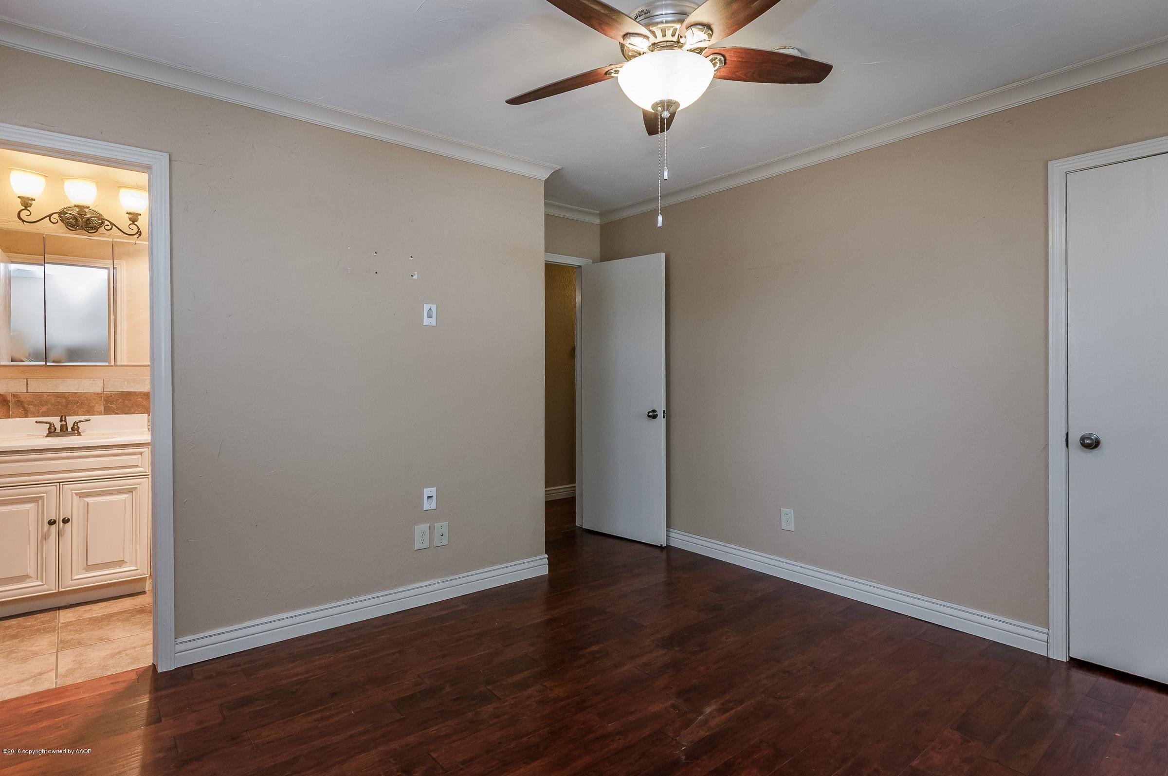 5102 McCarty Boulevard Amarillo, TX 79110 - Photo 14 of 21 012_Master Bedroom (2)