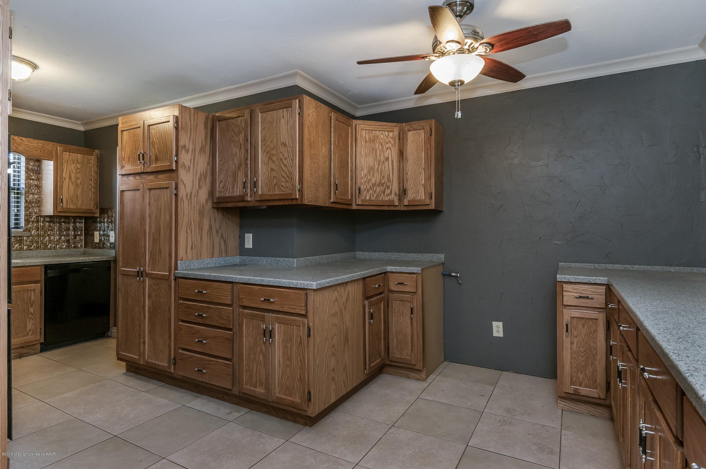 5102 McCarty Boulevard Amarillo, TX 79110 - Photo 3 of 21 004_Kitchen