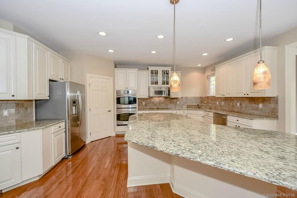 528 Placid Court Tega Cay, SC 29708 - Photo 9 of 24 Gallery Image 9