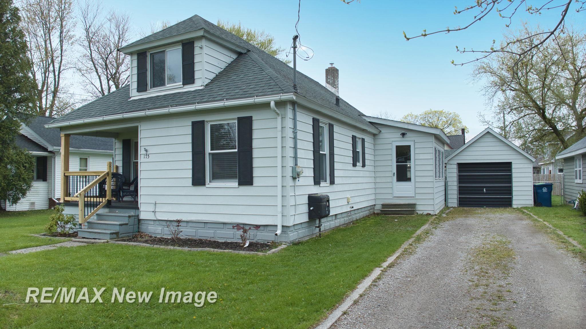 175 Fourth Street Freeland, MI 48623 - Photo 5 of 32 50174008-b40d2932-d46a-4944-9a51-46b3a23fa54a.JPG