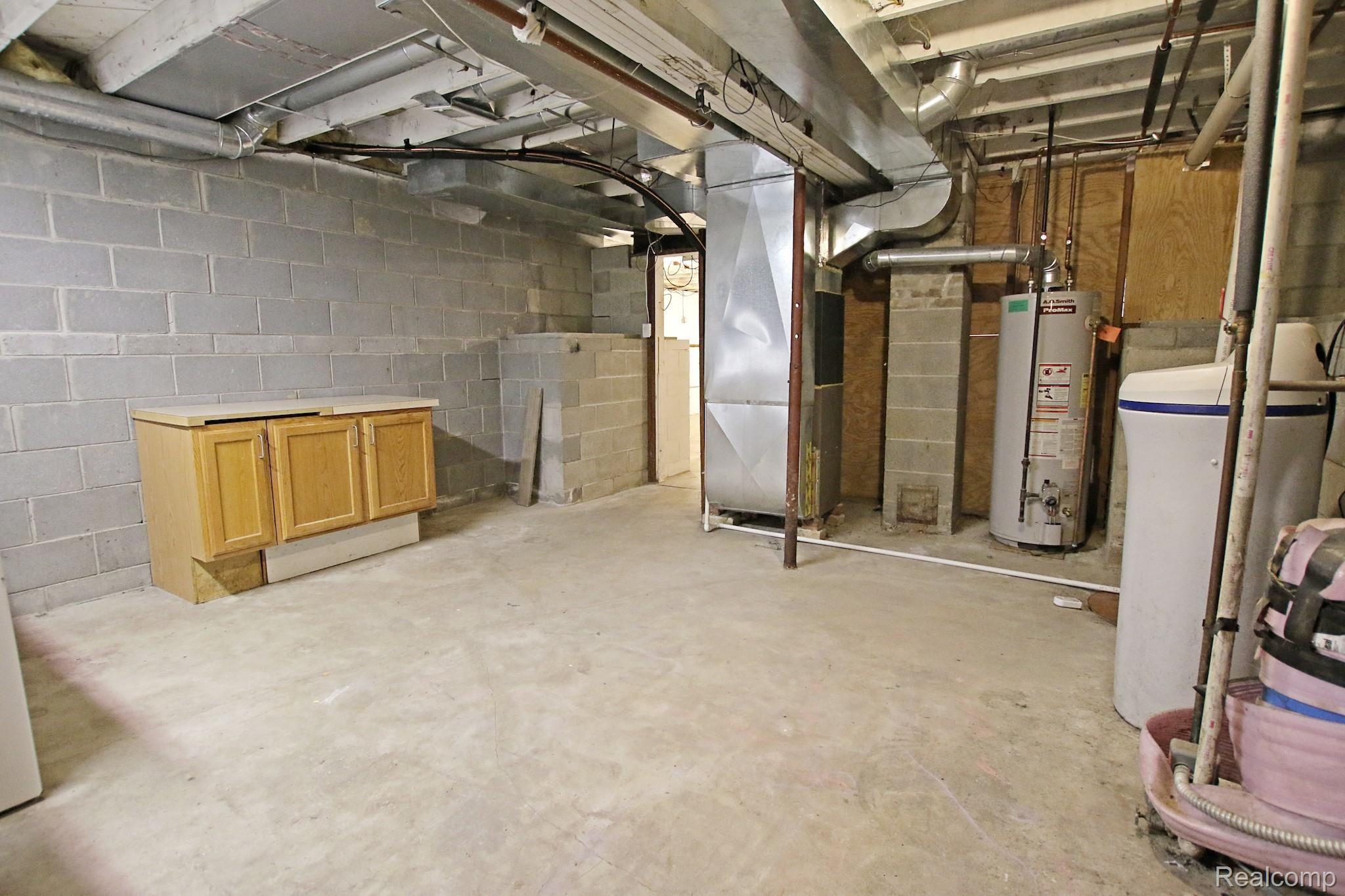 4327 South State Road Davison, MI 48423 - Photo 45 of 68 Lower Level Laundry Room