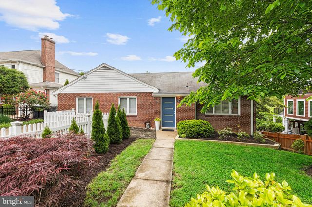 $950,000 | 2511 King Street, Alexandria, VA 22301