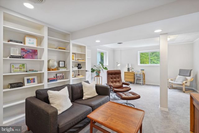 $950,000 | 2511 King Street, Alexandria, VA 22301