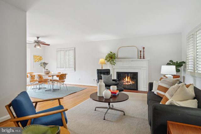 $950,000 | 2511 King Street, Alexandria, VA 22301