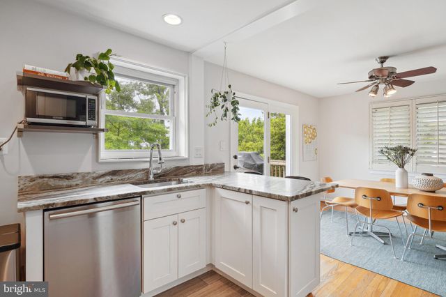 $950,000 | 2511 King Street, Alexandria, VA 22301