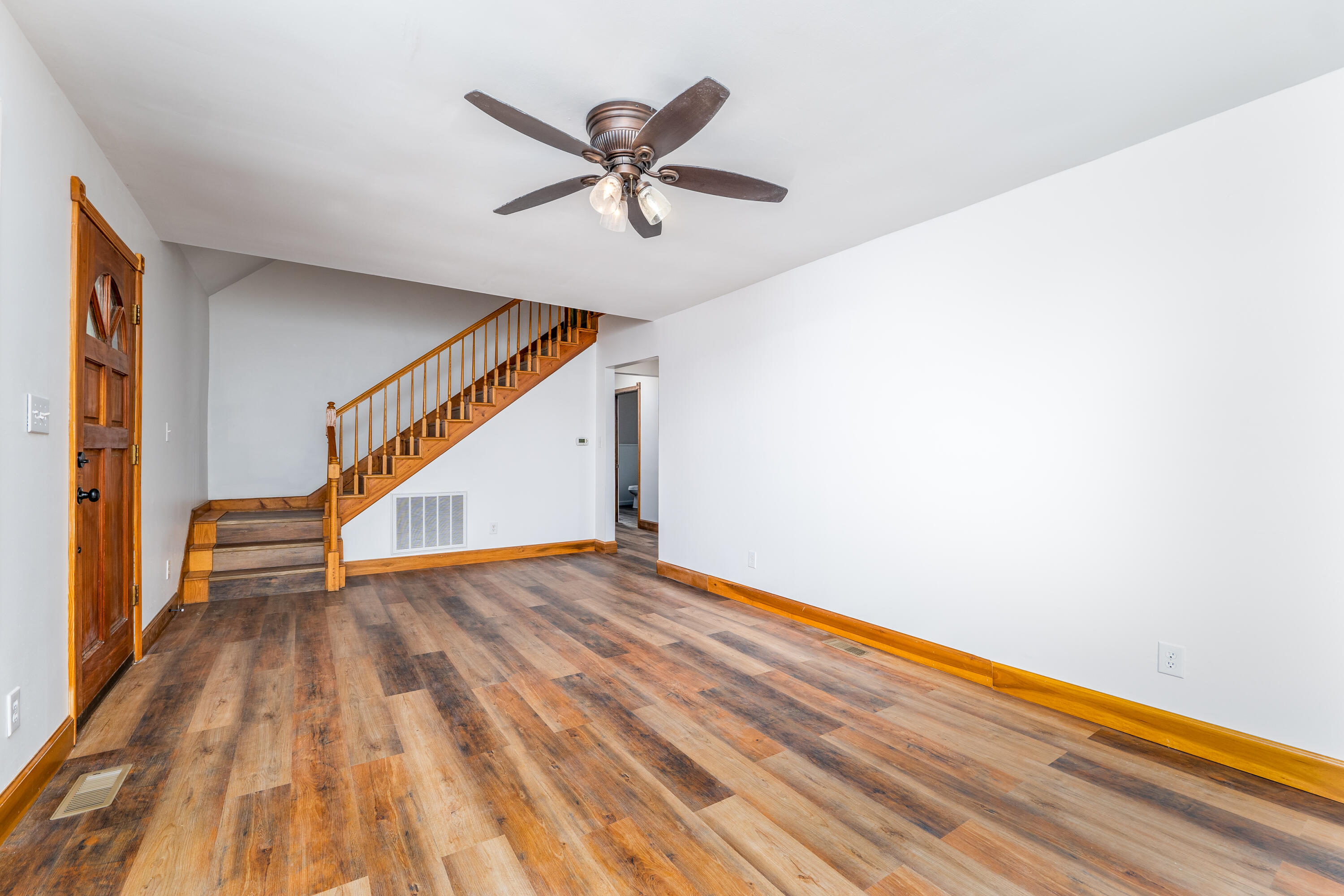 310 Lower Spruce Road Jeffersonville, KY 40337 - Photo 4 of 33 _1004073-Edit