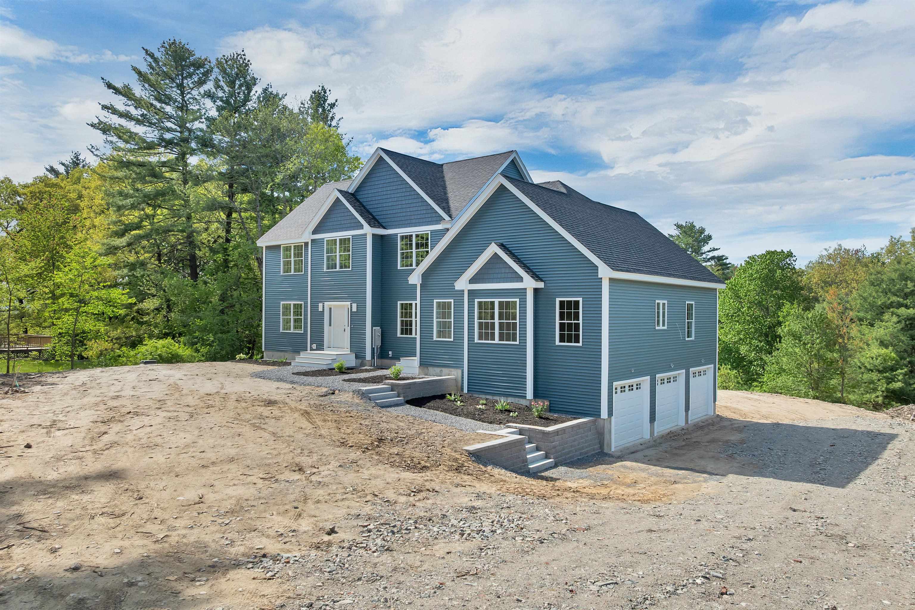 8 Wiley Hill Road Londonderry, NH 03053 - Photo 4 of 58