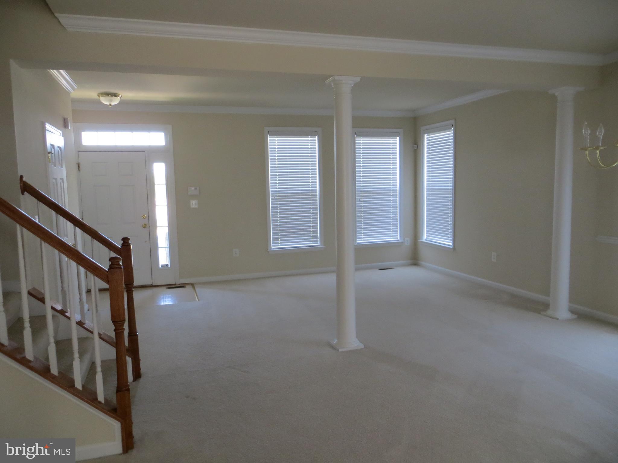 71 Spoon Square Front Royal, VA 22630 - Photo 5 of 28 Living Room - Dining Room