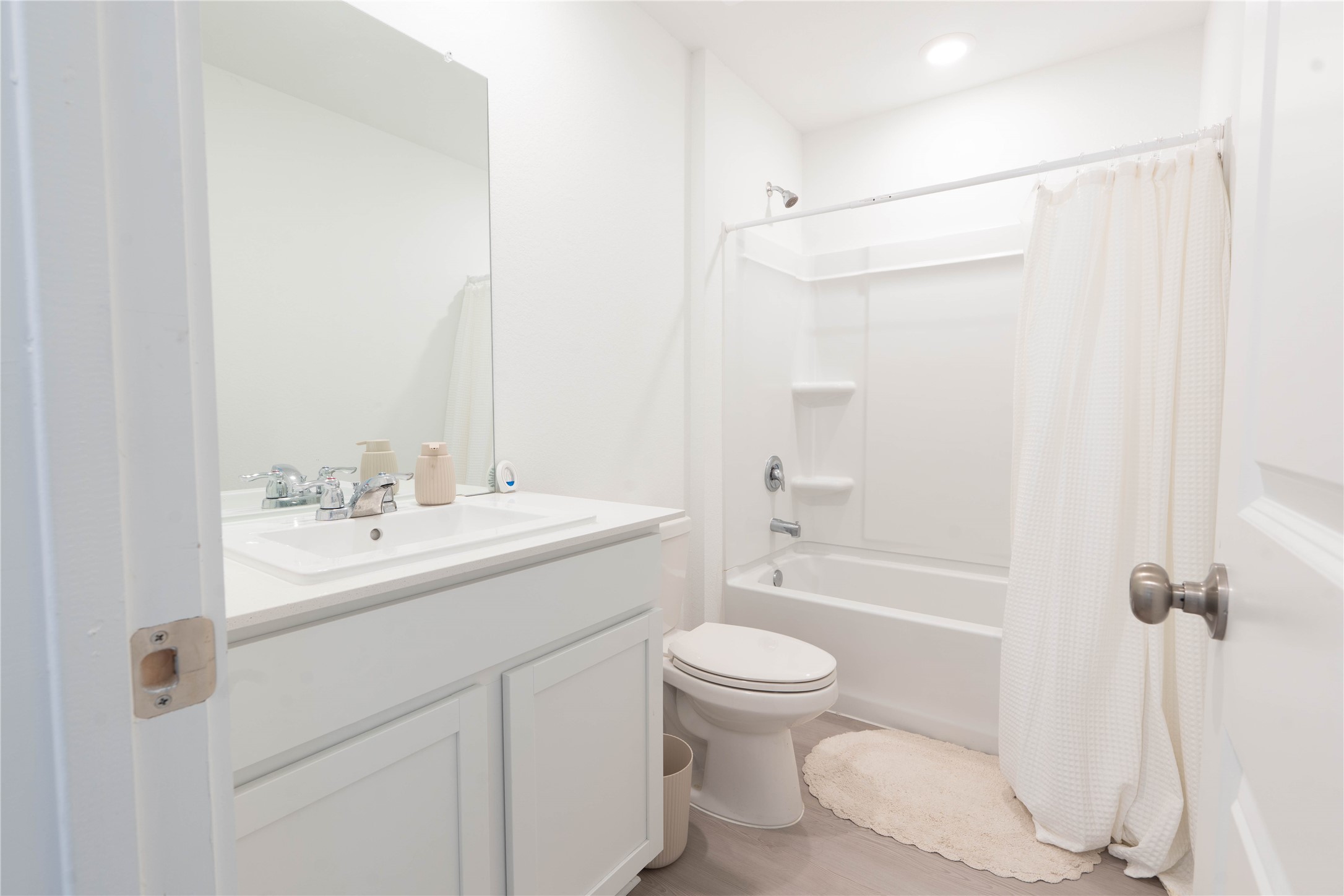 12903 Shells Lane Crosby, TX 77532 - Photo 15 of 16 2nd Full Bath