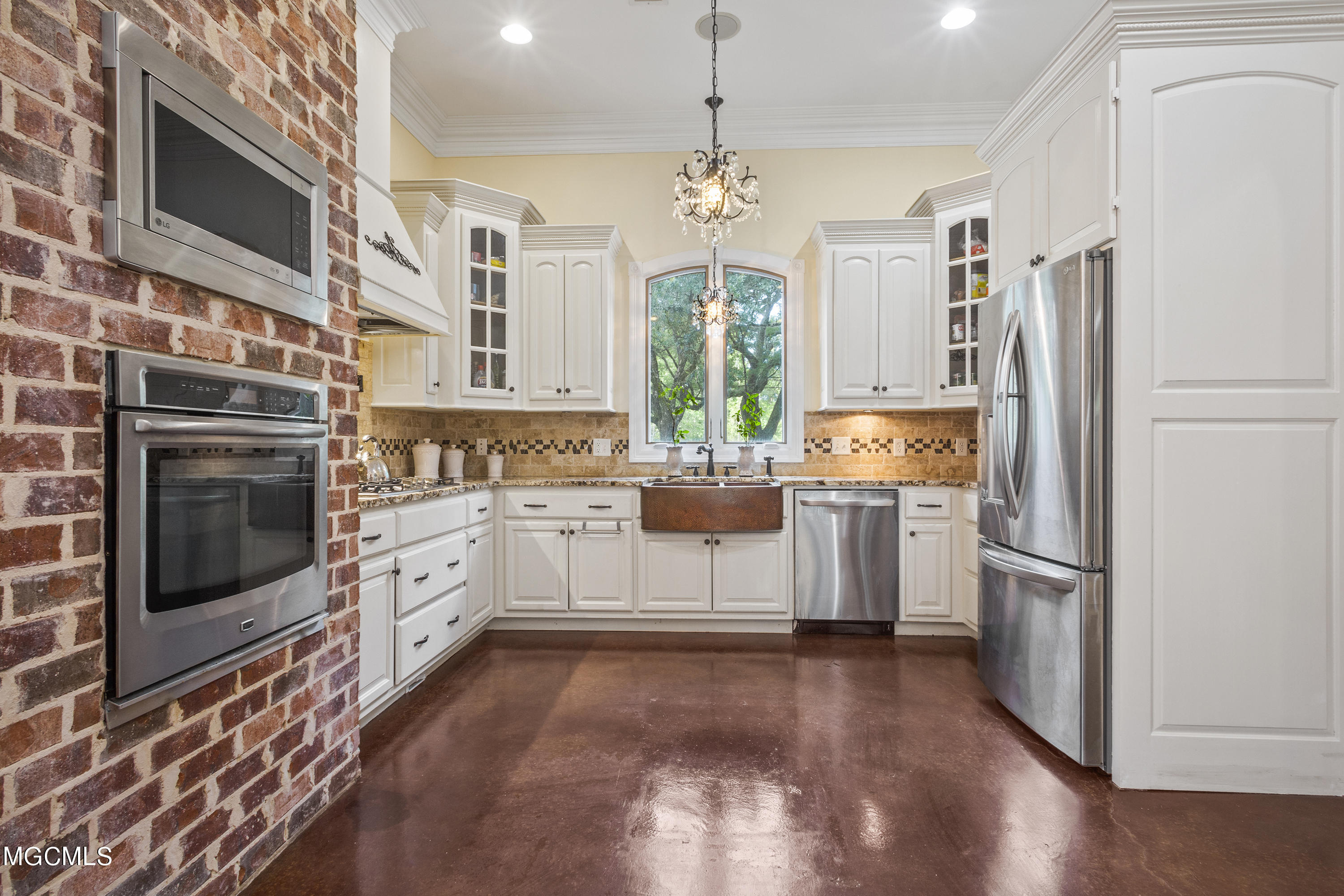 16336 Robinson Road Gulfport, MS 39503 - Photo 11 of 46 011 (2)