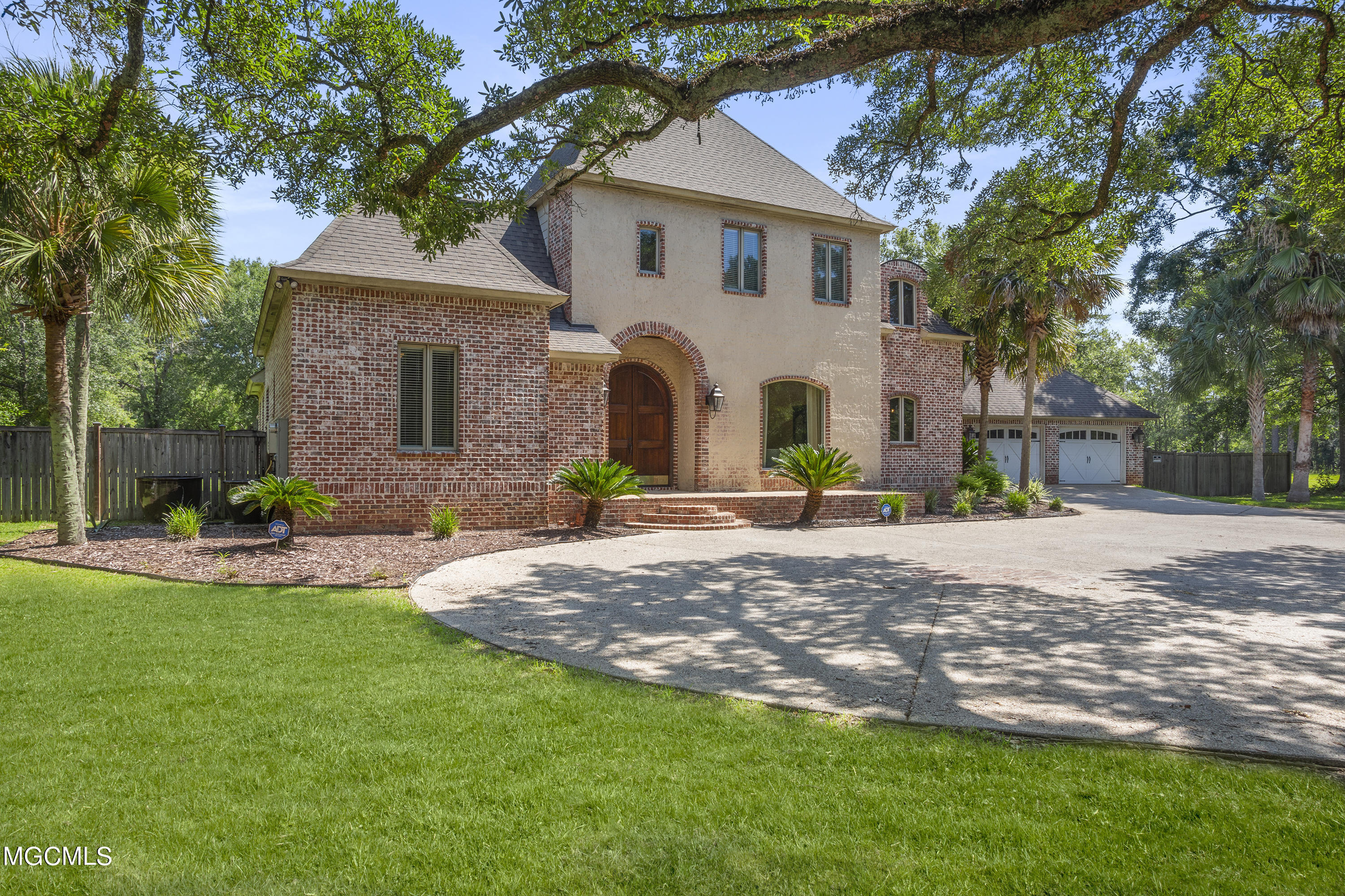 16336 Robinson Road Gulfport, MS 39503 - Photo 4 of 46 004 (2)