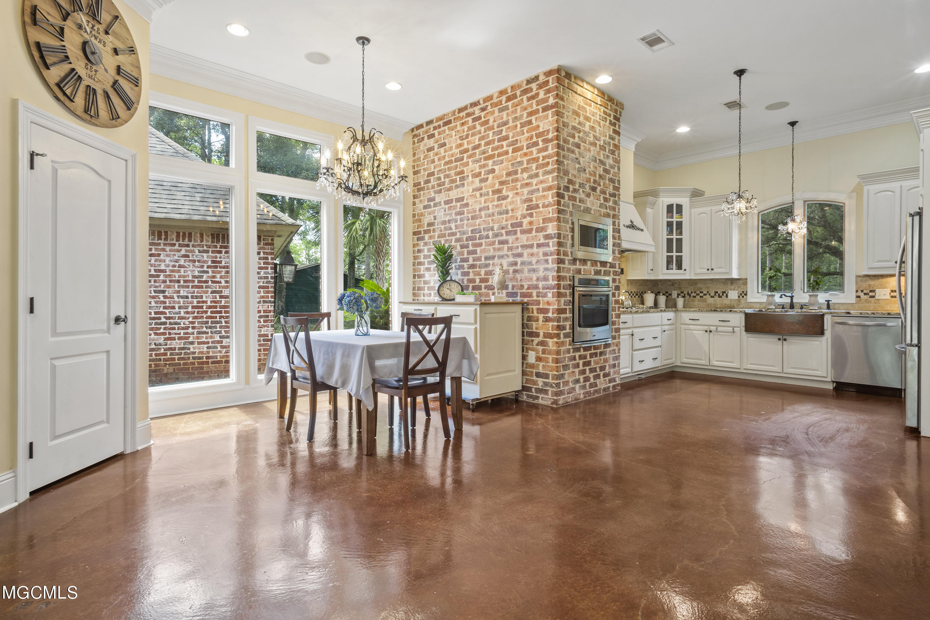 16336 Robinson Road Gulfport, MS 39503 - Photo 10 of 46 010 (2)