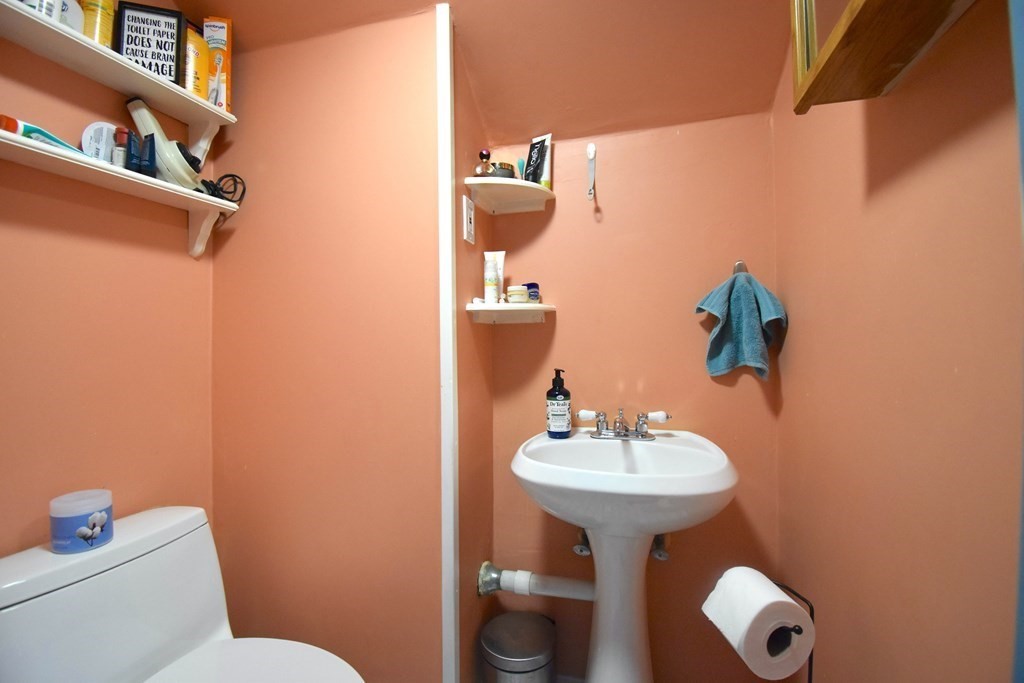 30 Windsor Road Quincy, MA 02171 - Photo 9 of 22 Gallery Image 9